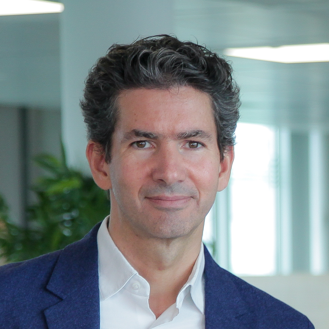 Xavier Guichard, Manutan